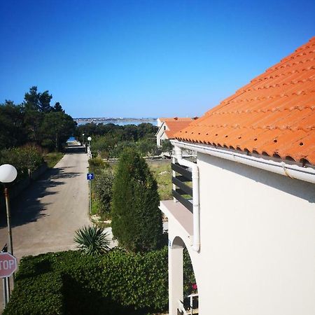 Apartman Milutin Vrsi Buitenkant foto