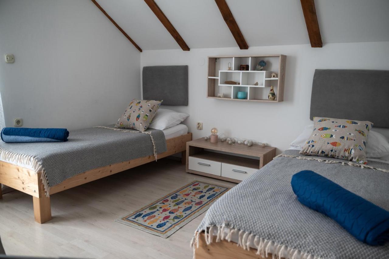 Apartman Milutin Vrsi Buitenkant foto