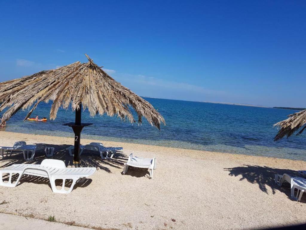 Apartman Milutin Vrsi Buitenkant foto