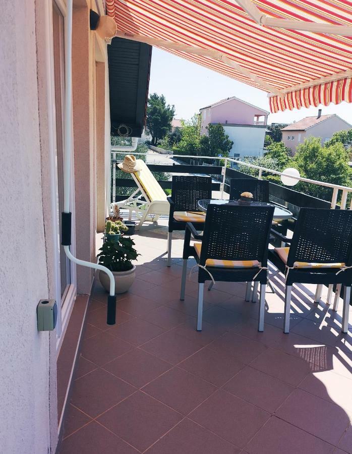 Apartman Milutin Vrsi Buitenkant foto