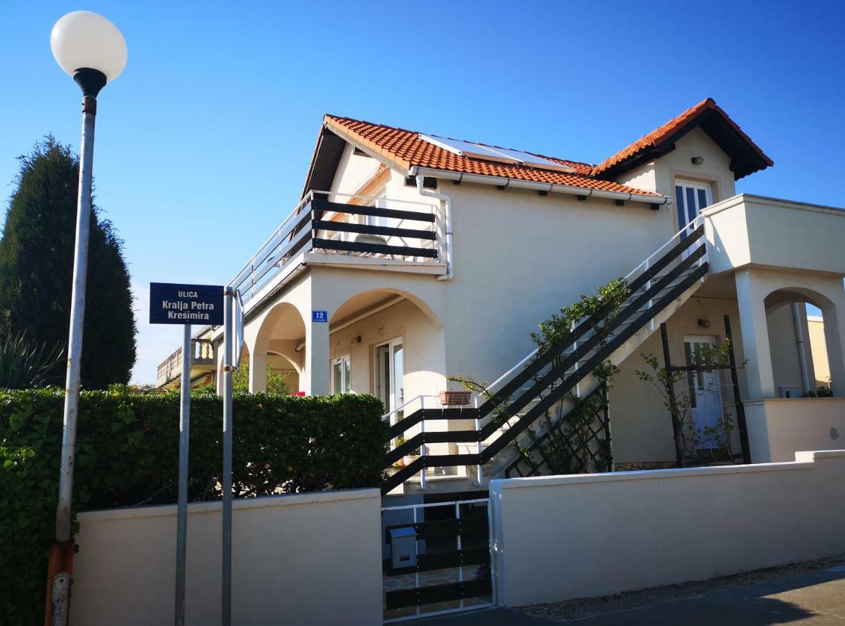 Apartman Milutin Vrsi Buitenkant foto
