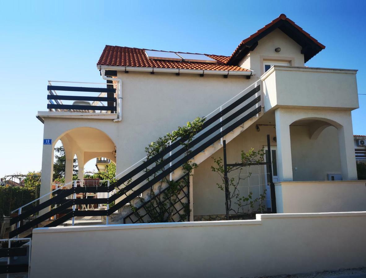 Apartman Milutin Vrsi Buitenkant foto